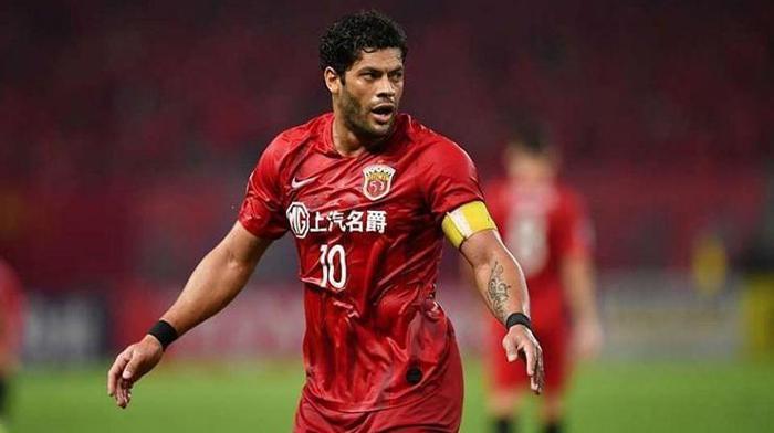 Beşiktaş Hulk transferi için Josef de Souzayı devreye soktu