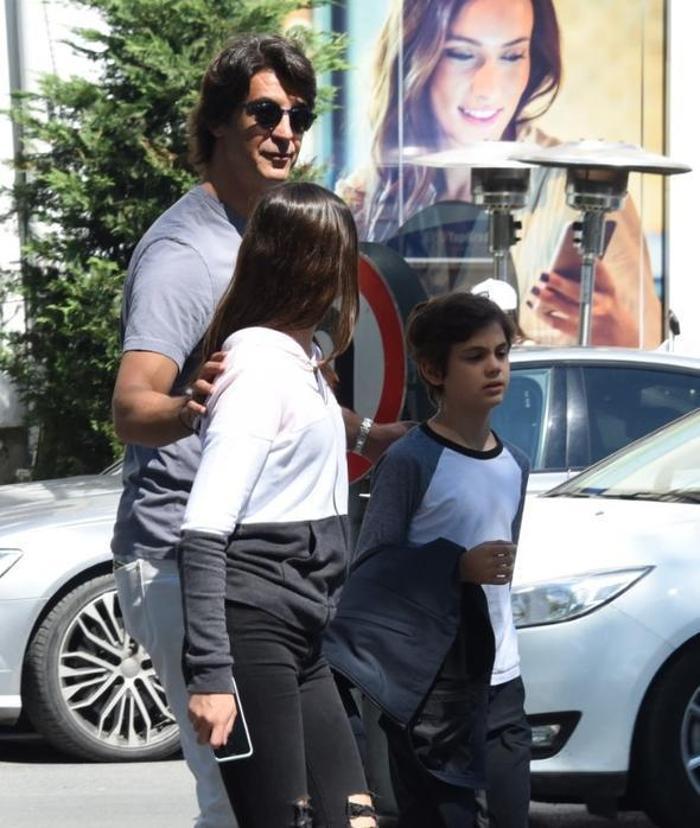 İbrahim Kutluay çocuklarla baş başa