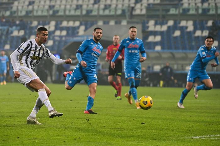 Transferde yılın bombası Cristiano Ronaldo-Real Madrid flörtü