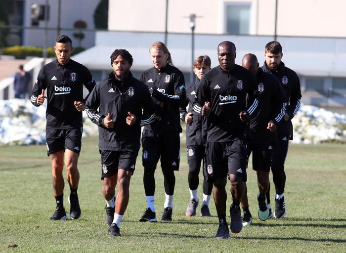Beşiktaşta yüzler gülüyor İşte Göztepe maçı hazırlıklarından kareler