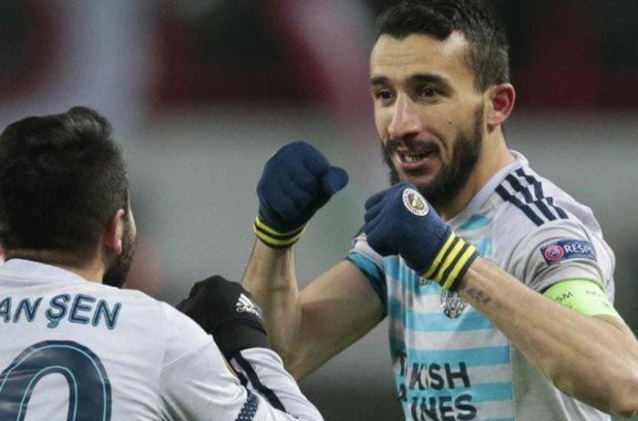 PERFORMANSI HER ZAMAN GÖZ KAMAŞTIRIYOR