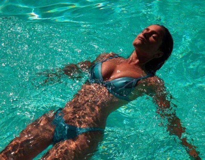 Ünlü modelin golf tutkusu