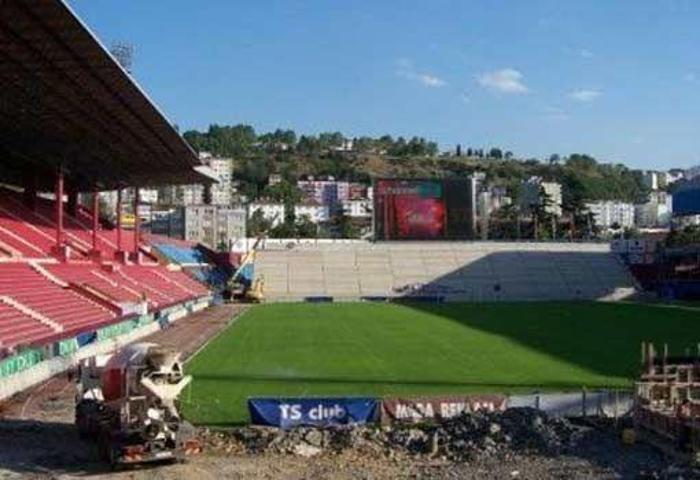 TRABZON HÜSEYİN AVNİ AKER STADI