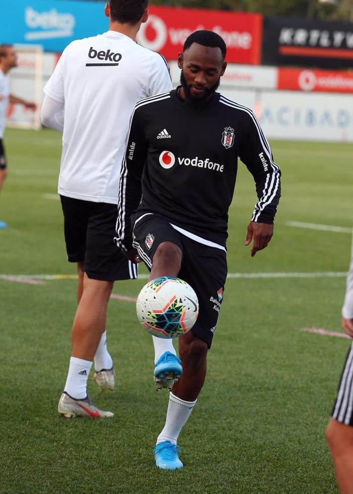 NKoudou Beşiktaşla ilk antrenmanına çıktı