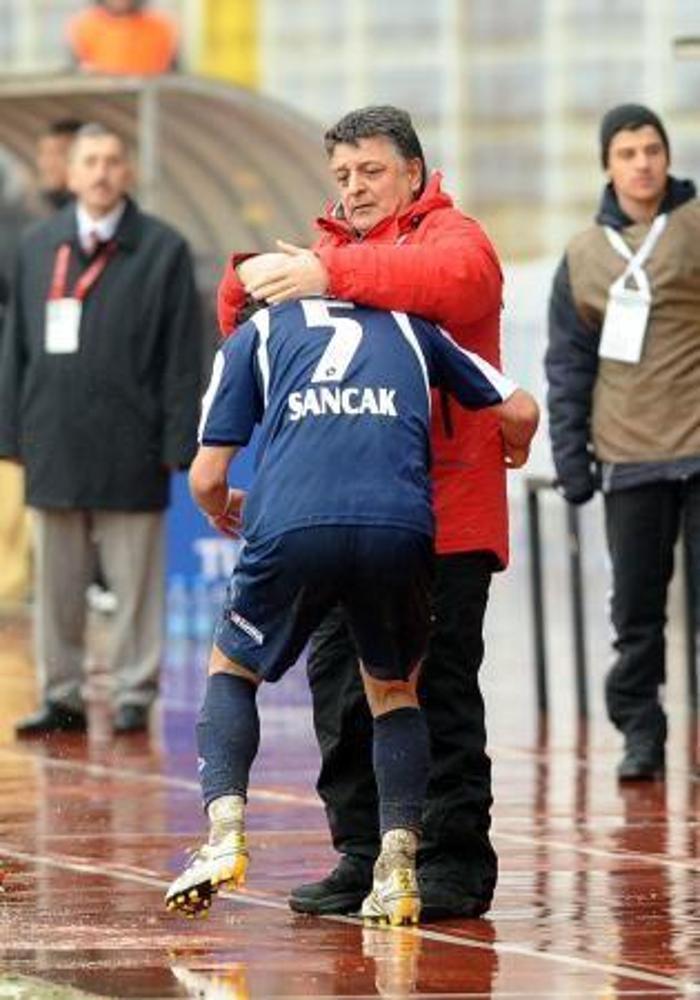 Yılmaz Vuralın çalıştırdığı takımlar