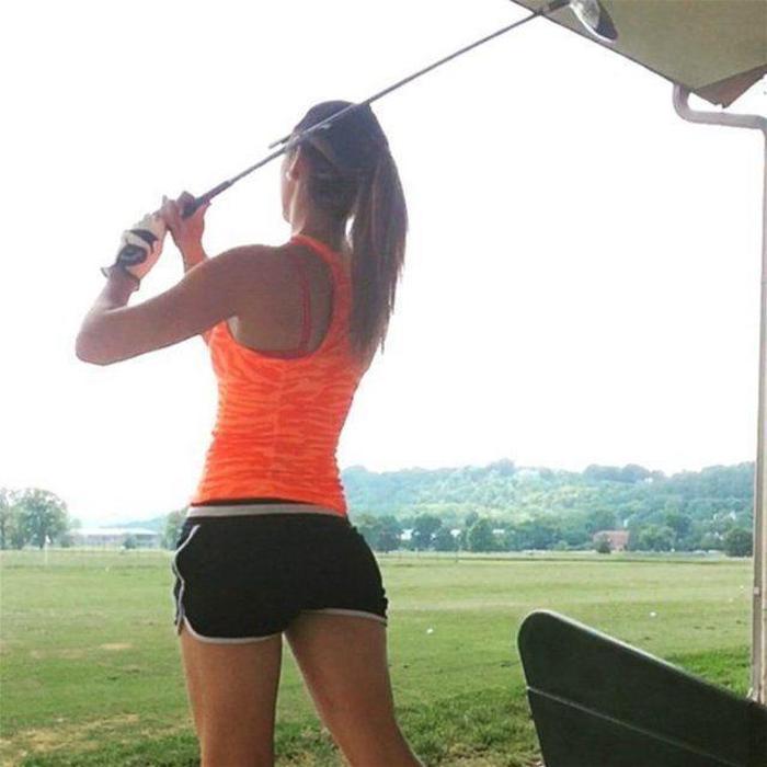 Ünlü modelin golf tutkusu