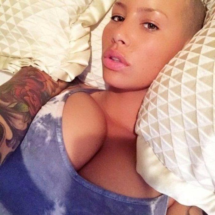 Amber Rose Instagramda olay yarattı