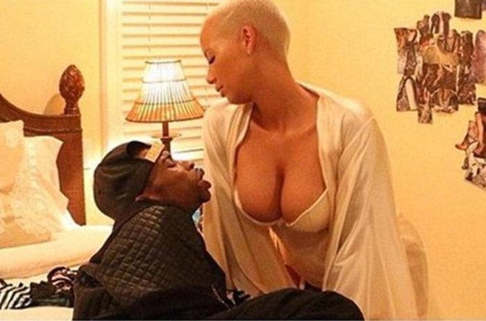 Amber Rose Instagramda olay yarattı