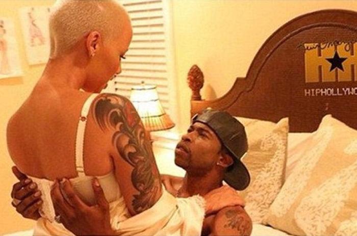 Amber Rose Instagramda olay yarattı