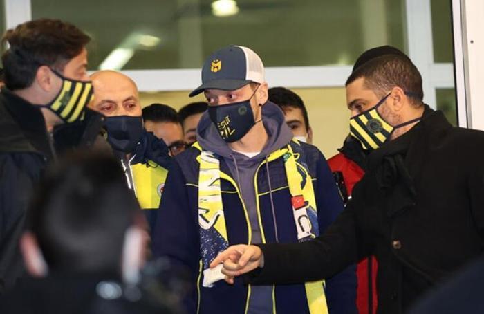 Son dakika - Fenerbahçenin yeni transferi Mesut Özil dünyanın gündeminde