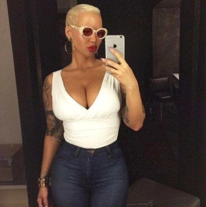 Amber Rose Instagramda olay yarattı