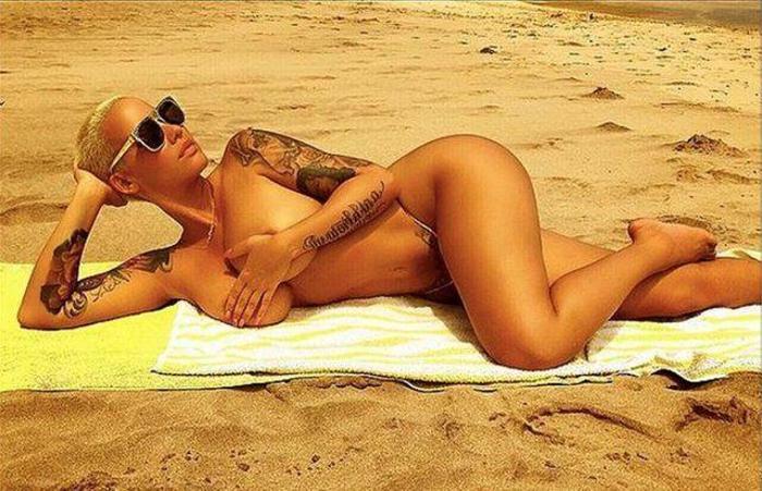Amber Rose Instagramda olay yarattı