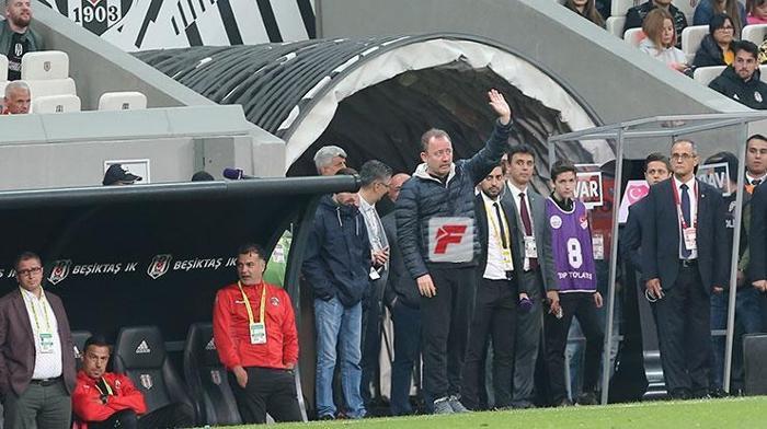Vodafone Parkta Sergen Yalçın fırtınası Taraftar istedi, geri döndü