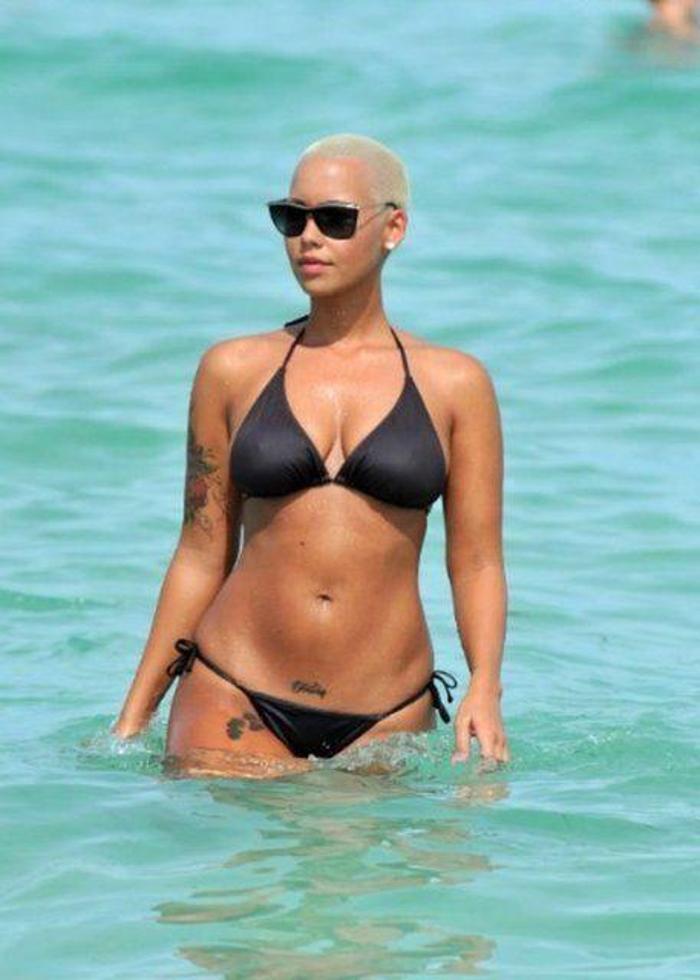 Amber Rose Instagramda olay yarattı