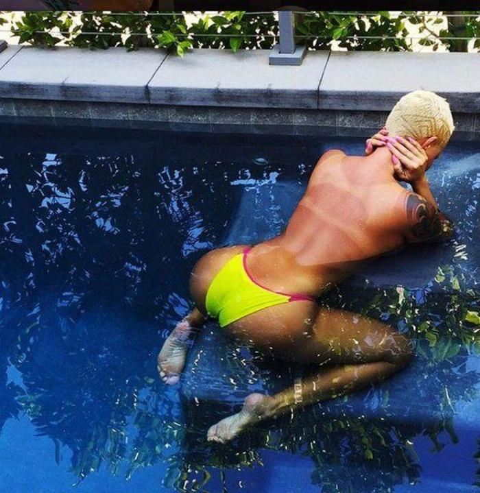 Amber Rose Instagramda olay yarattı