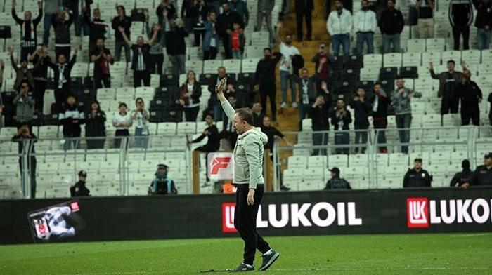 Vodafone Parkta Sergen Yalçın fırtınası Taraftar istedi, geri döndü