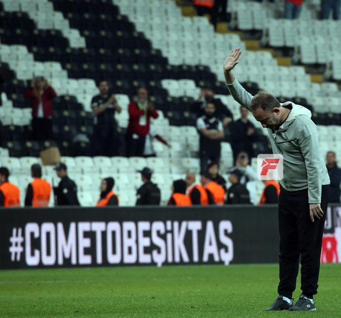 Vodafone Parkta Sergen Yalçın fırtınası Taraftar istedi, geri döndü