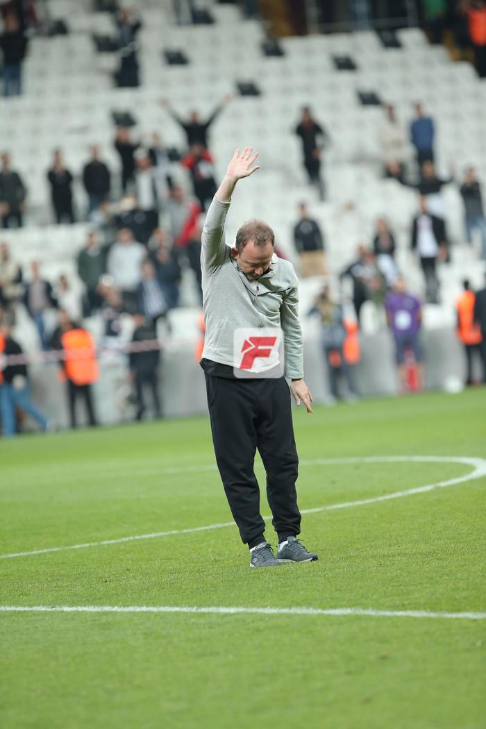 Vodafone Parkta Sergen Yalçın fırtınası Taraftar istedi, geri döndü