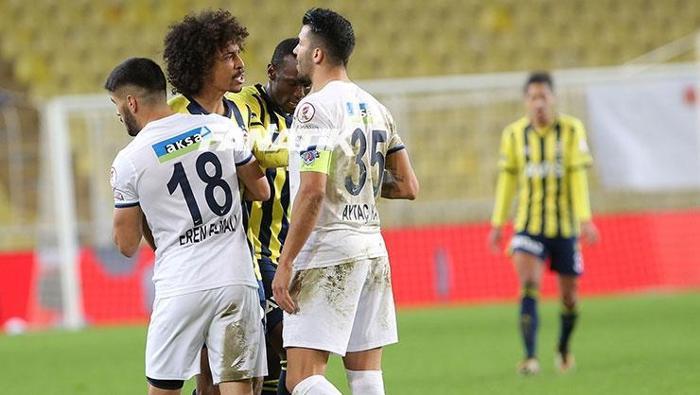 Aytaç Kara ile Luiz Gustavo kafa kafaya Fenerbahçe-Kasımpaşa maçına damga vuran an