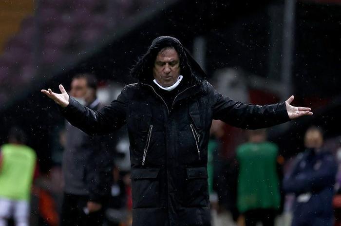 Galatasaray haberi: Fatih Terimden olay sözler Arkamda 25 milyon var