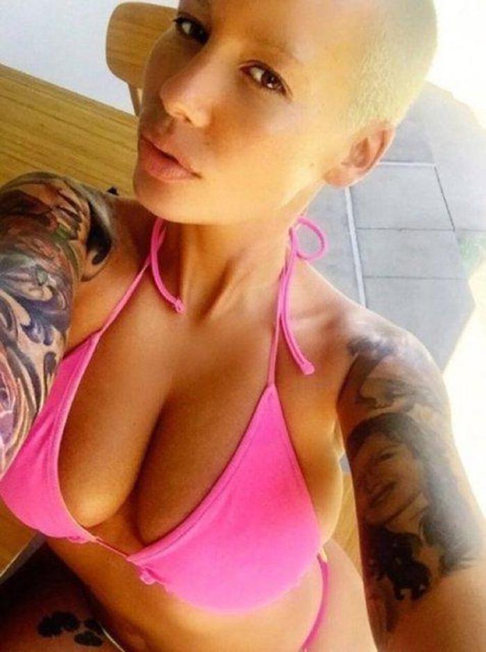 Amber Rose Instagramda olay yarattı