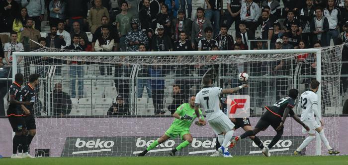 Beşiktaş - Alanyaspor maçından ekrana yansımayanlar
