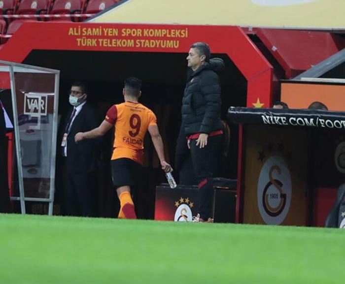 Son dakika - Falcao Galatasaray yönetimine ayrılık için şart koştu