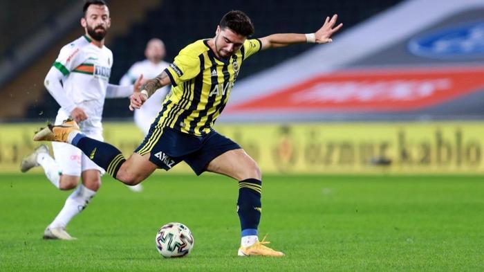 Fenerbahçe Ozan Tufan için 15 milyon Euro istiyor