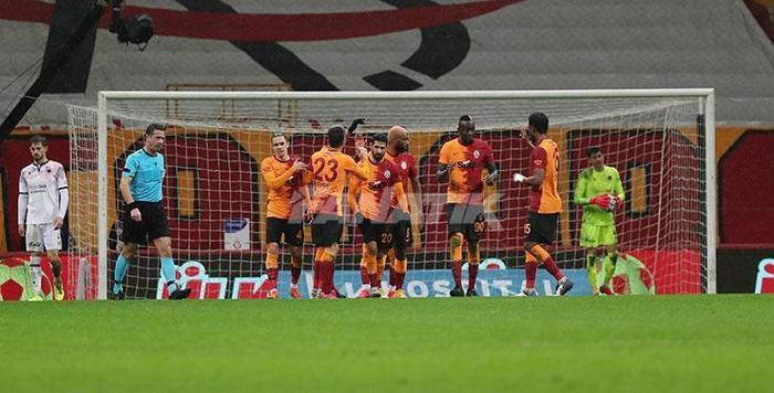 Galatasaray-Gençlerbirliği maçından kareler Fatih Terim...
