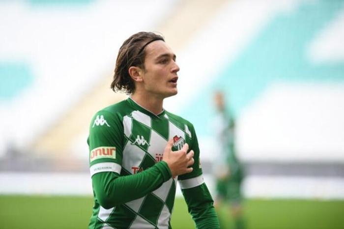 Son dakika transfer haberi Bursasporda Ali Akman bombası Yeni takımını duyurdular...