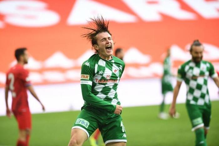 Son dakika transfer haberi Bursasporda Ali Akman bombası Yeni takımını duyurdular...