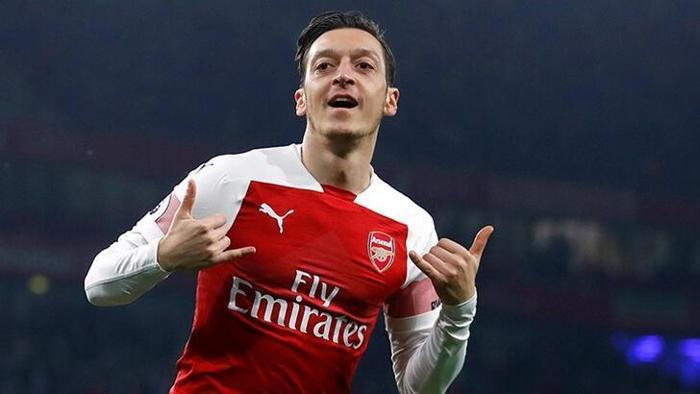 Son dakika Mesut Özil Fenerbahçeye transfer olmaya çok yakın
