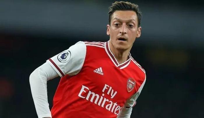 Son dakika Mesut Özil Fenerbahçeye transfer olmaya çok yakın