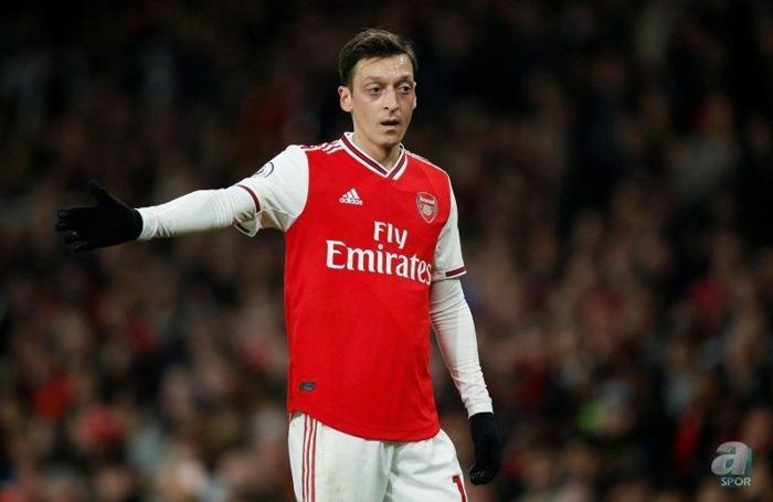 Son dakika Mesut Özil Fenerbahçeye transfer olmaya çok yakın