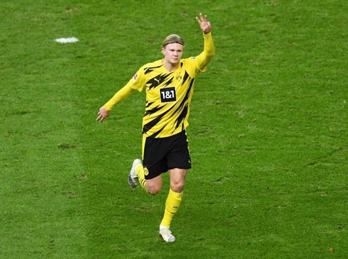 2 - ERLİNG HAALAND - BORUSSİA DORTMUND: 152 MİLYON EURO