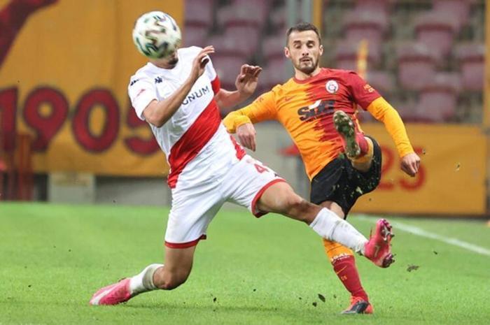Son dakika Galatasaray transfer haberleri - 3 yıldız için karar Görüşmeler başladı...