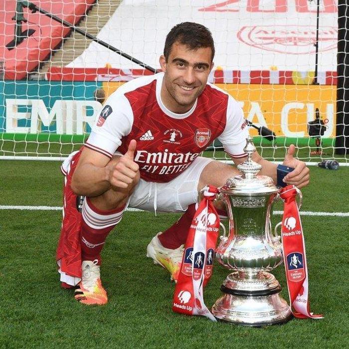 ARSENAL İLE GÖRÜŞMELER SÜRÜYOR
