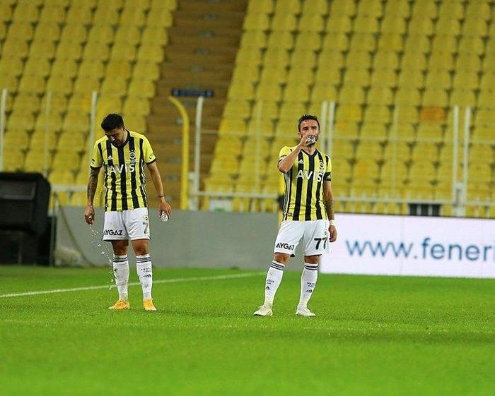 Son dakika: Fenerbahçeye 10 milyon Euroluk Ozan Tufan teklifi