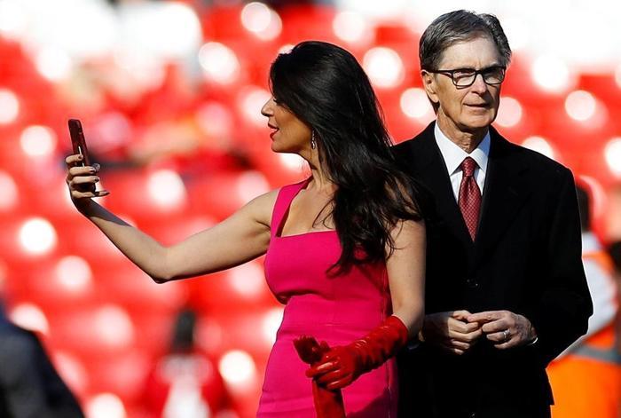 Liverpool - Wolverhampton maçından sonra sahada renkli görüntüler