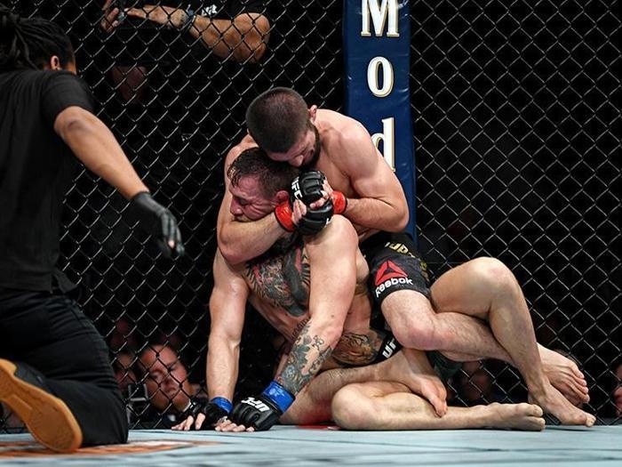 50 Centten Khabib Nurmagomedove dev teklif