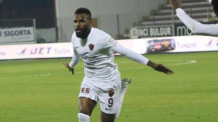 Boupendza attı, Falcao bıraktı