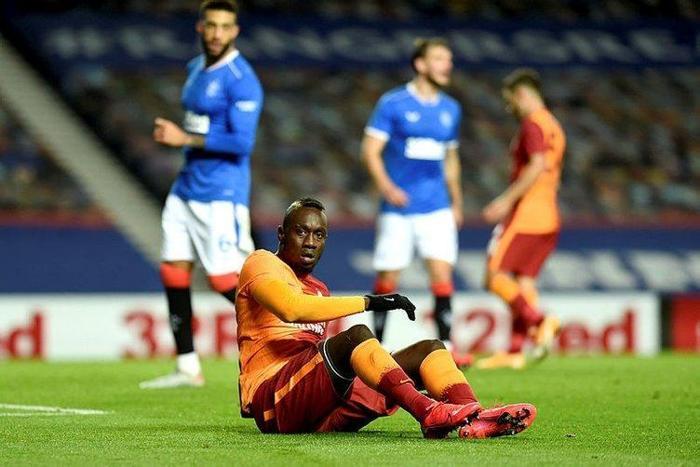 Galatasarayda son dakika Mbaye Diagneye 4 saat kala büyük şok