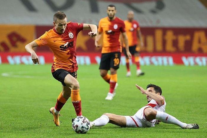 Galatasaraydan son dakika transfer atağı Omarın kazası sonrası