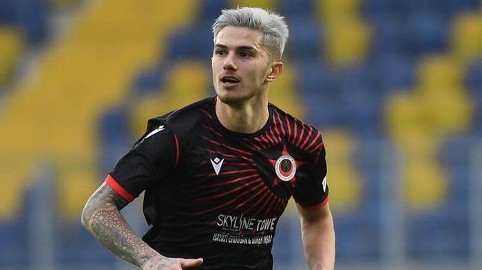 Son dakika transfer haberi: Fenerbahçeden Berat Özdemir atağı Trabzonspor, Galatasaray ve Başakşehir de peşinde...