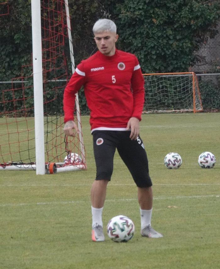 Son dakika transfer haberi: Fenerbahçeden Berat Özdemir atağı Trabzonspor, Galatasaray ve Başakşehir de peşinde...