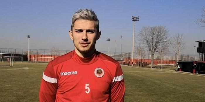 Son dakika transfer haberi: Fenerbahçeden Berat Özdemir atağı Trabzonspor, Galatasaray ve Başakşehir de peşinde...