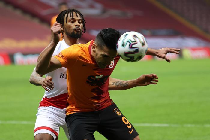 Galatasaray taraftarı isyan etti: Falcao artık yeter