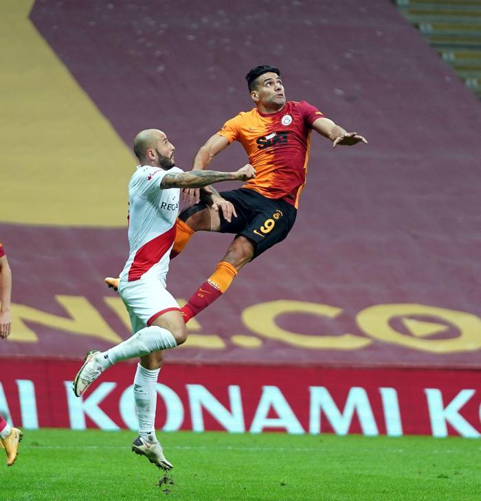 Galatasaray taraftarı isyan etti: Falcao artık yeter