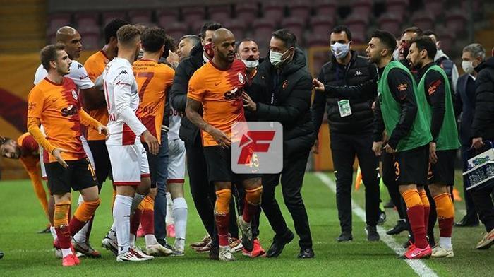 Galatasaray - Antalyaspor maçı karıştı Marcao & Doğukan...