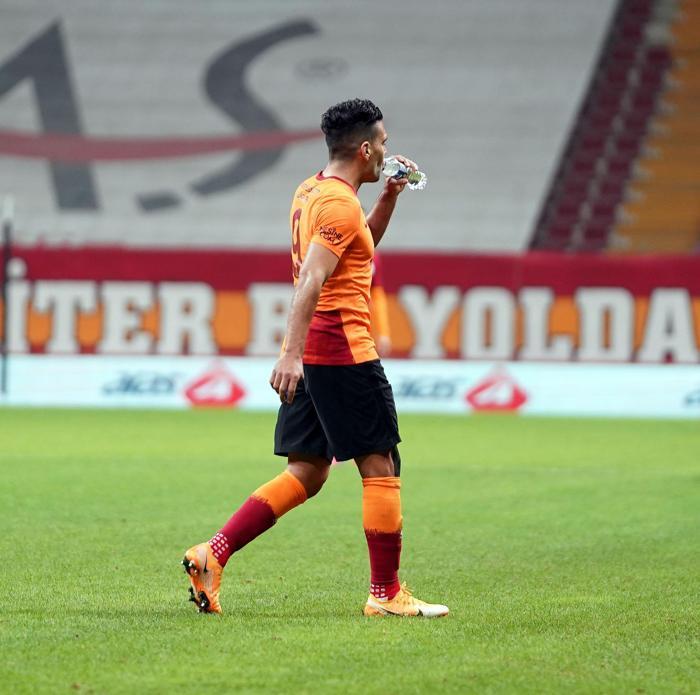 Galatasaray taraftarı isyan etti: Falcao artık yeter